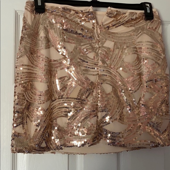Jun & Ivy Pink Sequin Skirt - Picture 3 of 5